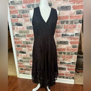 TAYLOR GUC V-neck Eyelet Dress & Handkerchief skirt, Size 10
